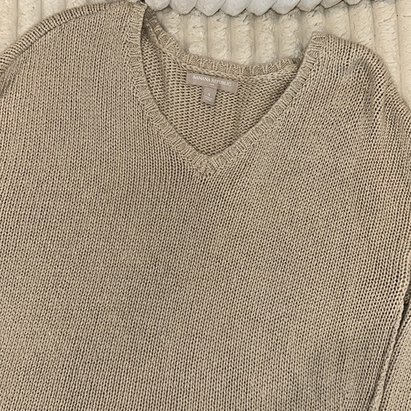 BANANA REPUBLIC SWEATER - Picture 2 of 3